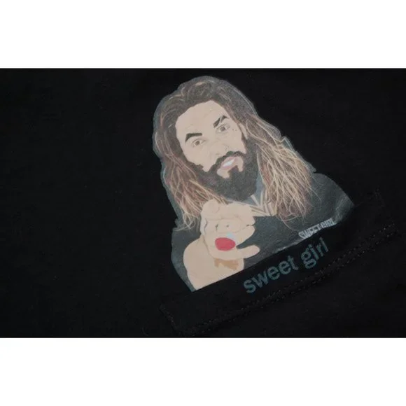 Netflix Sweet Girl Jason Momoa Promo Short Sleeve Pocket T-Shirt Men's Large - Picture 2 of 6